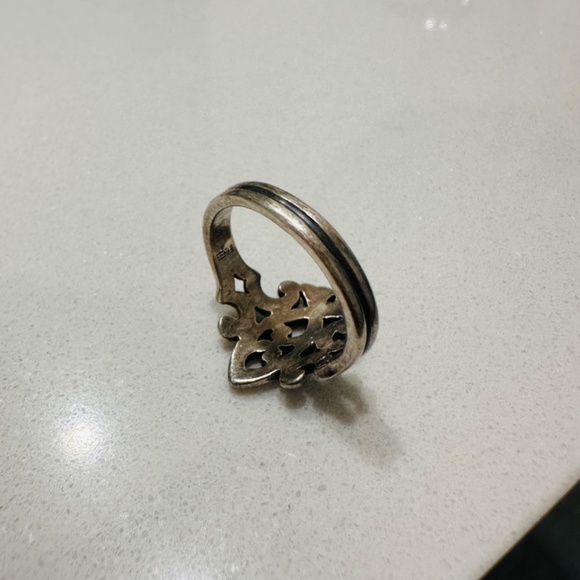 JAMES AVERY Retired Scrolled Ichthus Ring - Picture 2 of 2